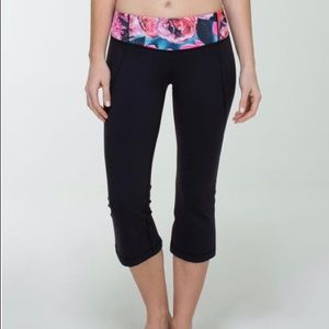 Lululemon Gather & Crow Crop - Secret Garden